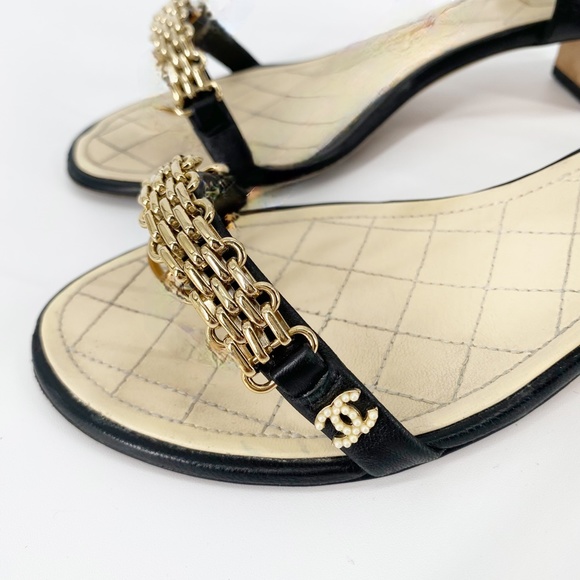 Chanel Black Quilted Leather Gold Chain Link CC Pearl Single Strap Sandals 40 - Picture 5 of 15